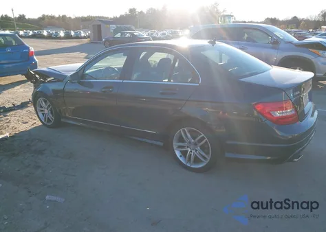 2013 Mercedes-Benz C 300 Luxury 4Matic/Sport 4Matic from USA, damaged, VIN WDDGF8AB5DR286740